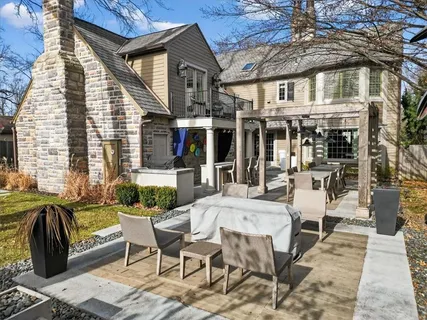 $1,995,000 | 221 West 53rd Terrace, Kansas City, MO 64112