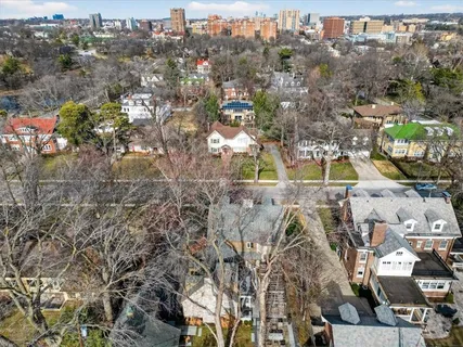 $1,995,000 | 221 West 53rd Terrace, Kansas City, MO 64112