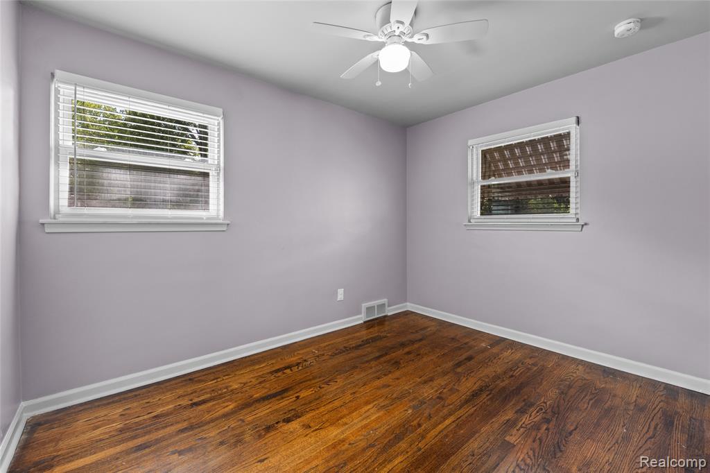 19044 Norwich Road Livonia, MI 48152 - Photo 14 of 27