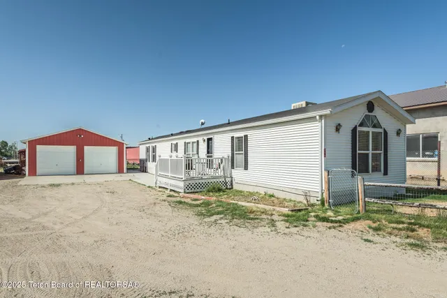 $284,000 | 958 Bonneville Street, Pinedale, WY 82941