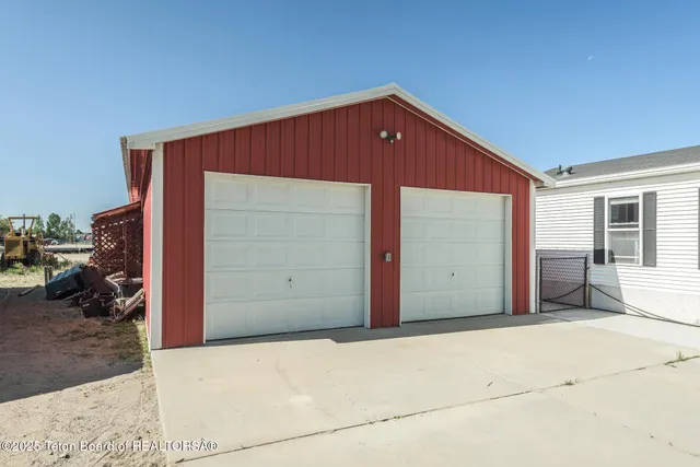 $284,000 | 958 Bonneville Street, Pinedale, WY 82941