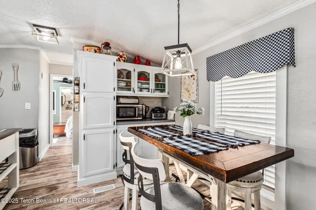 $284,000 | 958 Bonneville Street, Pinedale, WY 82941