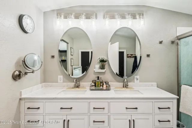 $284,000 | 958 Bonneville Street, Pinedale, WY 82941