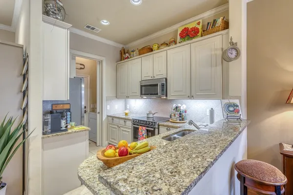 $485,000 | 302 Enclave Circle, Horseshoe Bay, TX 78657