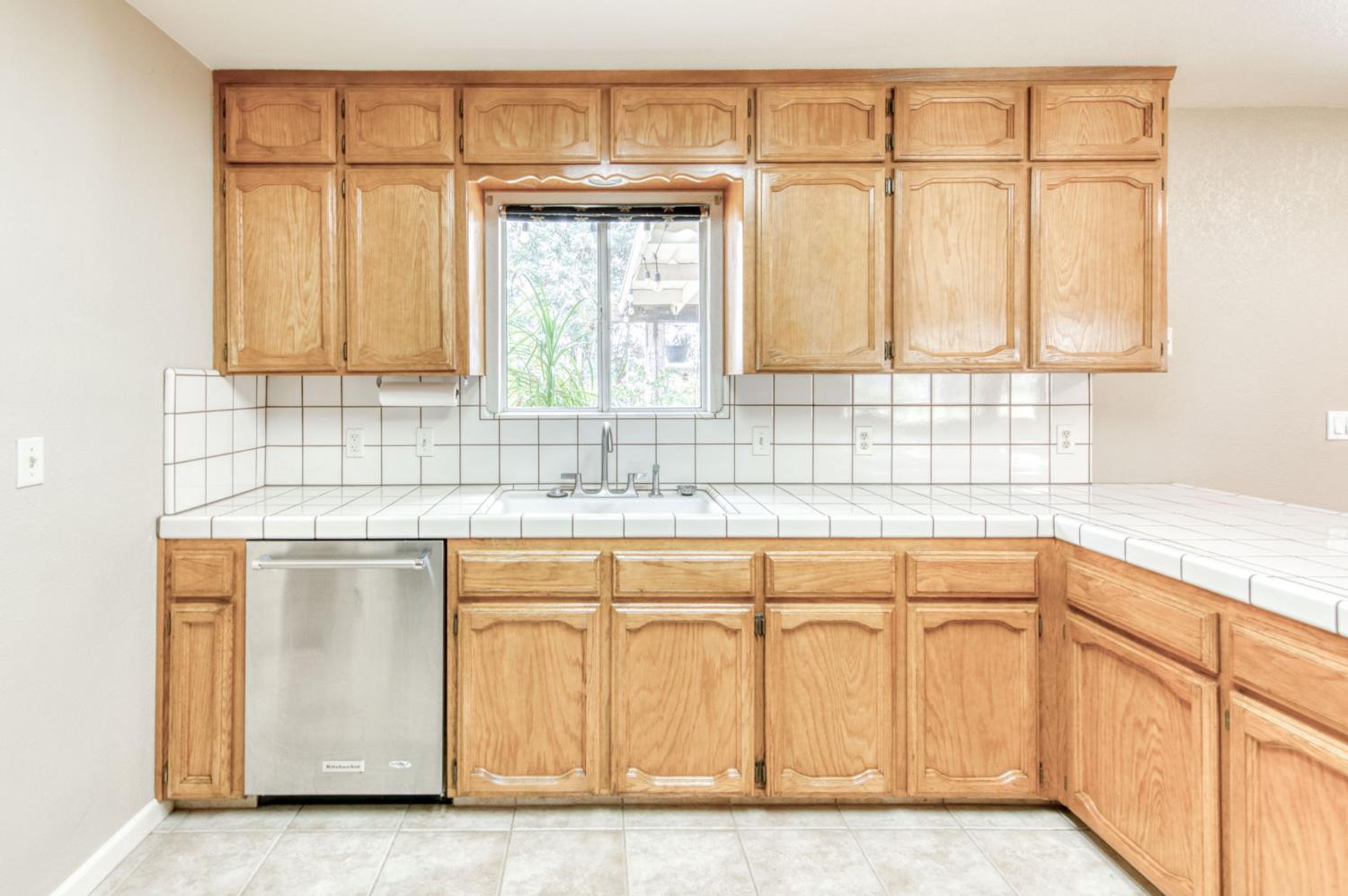 16036 South Del Rey Avenue Kingsburg, CA 93631 - Photo 25 of 64 a kitchen with stainless steel appliances granite countertop a sink and a cabinets