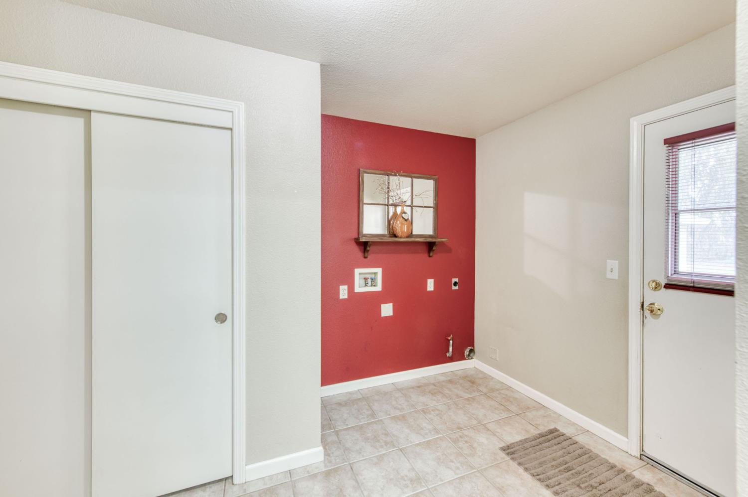 16036 South Del Rey Avenue Kingsburg, CA 93631 - Photo 26 of 64 a view of an empty room