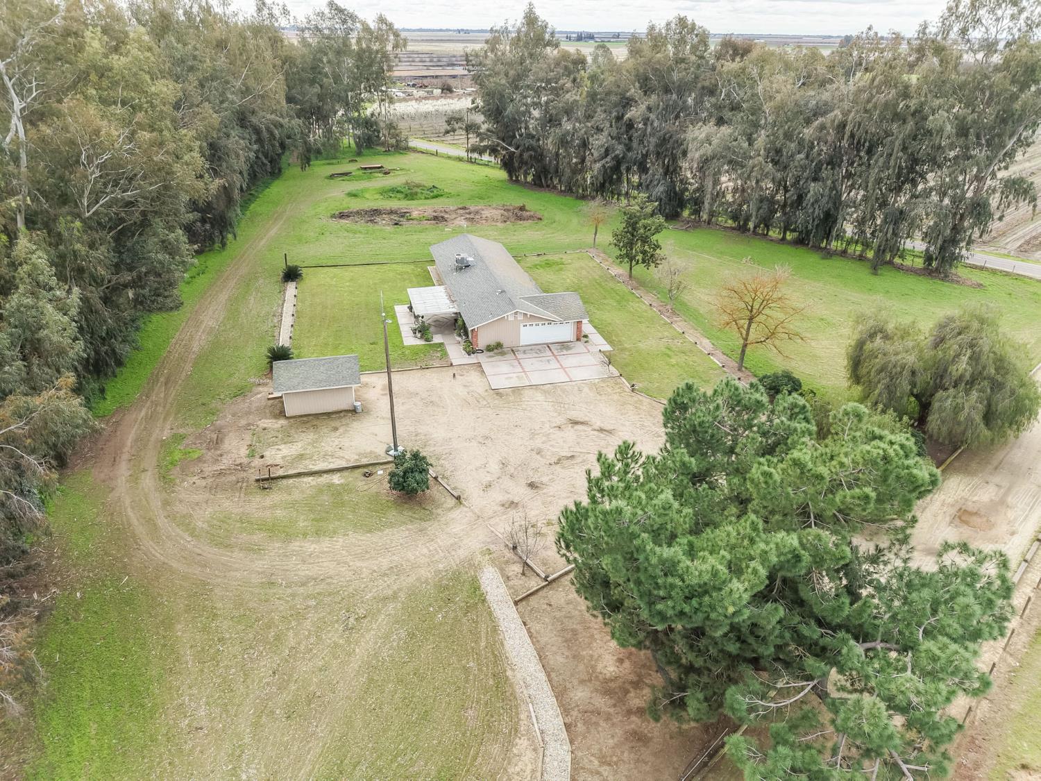 16036 South Del Rey Avenue Kingsburg, CA 93631 - Photo 57 of 64 a view of a swimming pool