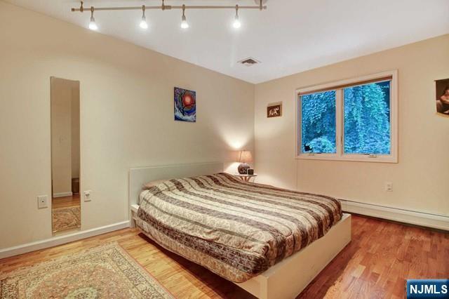 176 Undercliff Avenue Edgewater, NJ 07020 - Photo 16 of 22