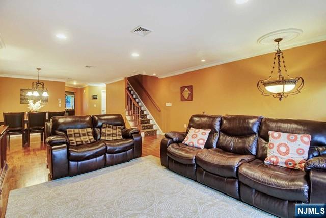 176 Undercliff Avenue Edgewater, NJ 07020 - Photo 3 of 22