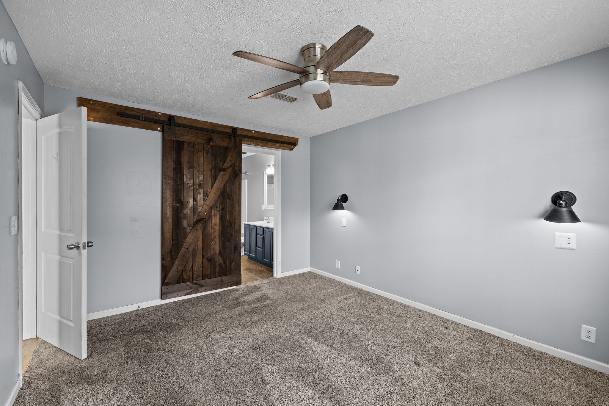 911 Keepsake Diamond Lane Murfreesboro, TN 37128 - Photo 14 of 33 a view of an empty room