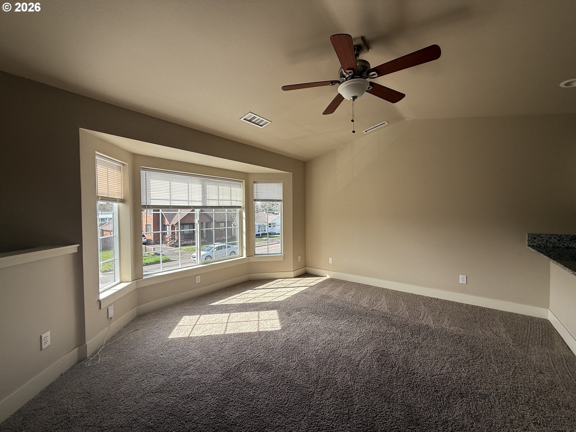 183 South Williams Street Lebanon, OR 97355 - Photo 2 of 15