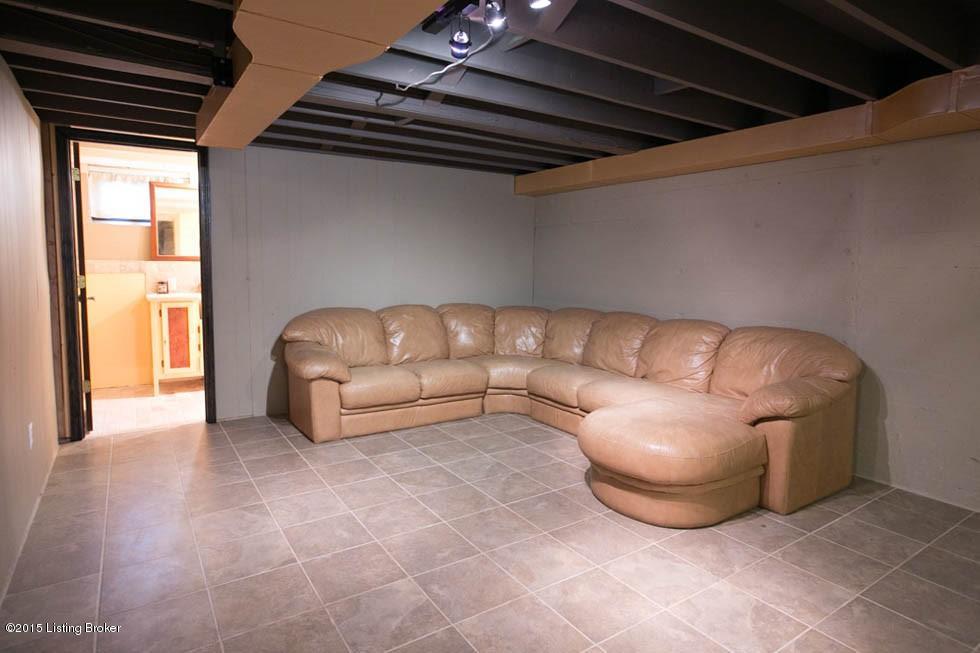 4310 Kinloch Road Louisville, KY 40207 - Photo 27 of 32 28