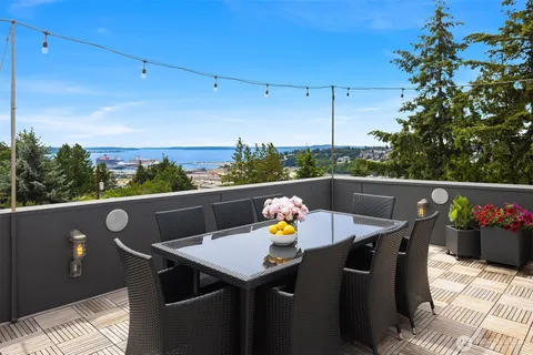 $2,695,000 | 2560 12th Avenue West, Seattle, WA 98119