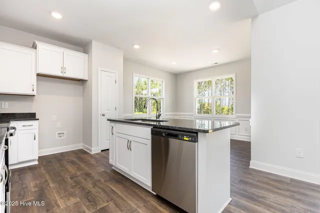 $347,800 | 82 Laramie Lane, Selma, NC 27576