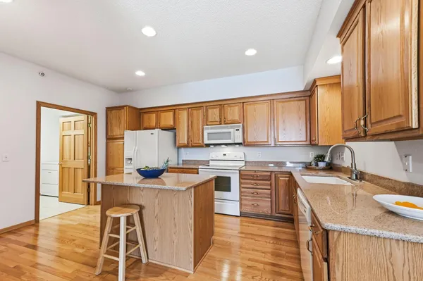 $382,000 | 14018 54th Avenue North, Unit 3, Plymouth, MN 55446