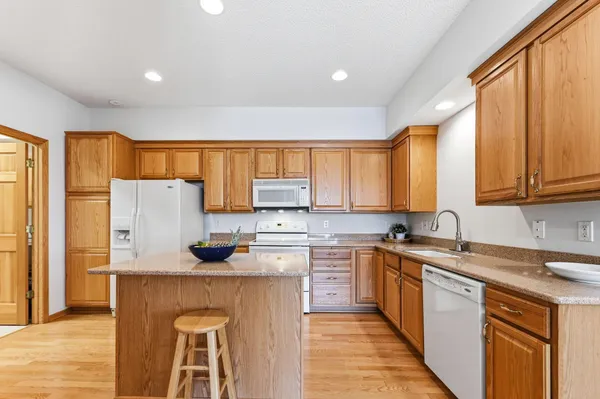 $382,000 | 14018 54th Avenue North, Unit 3, Plymouth, MN 55446