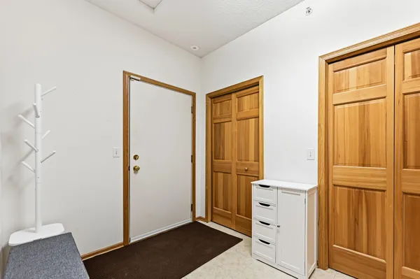 $382,000 | 14018 54th Avenue North, Unit 3, Plymouth, MN 55446