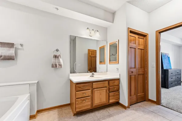 $382,000 | 14018 54th Avenue North, Unit 3, Plymouth, MN 55446