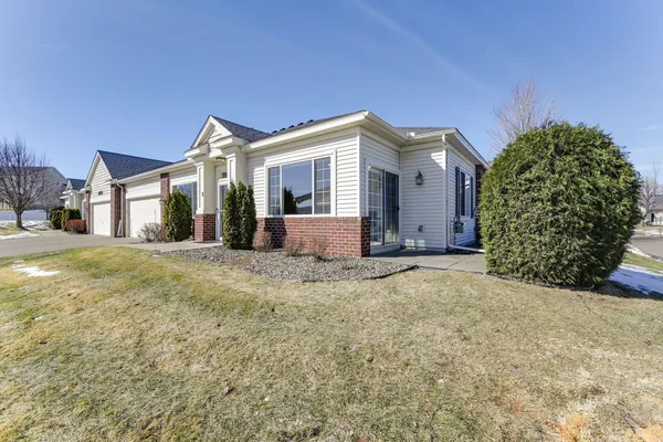 $382,000 | 14018 54th Avenue North, Unit 3, Plymouth, MN 55446