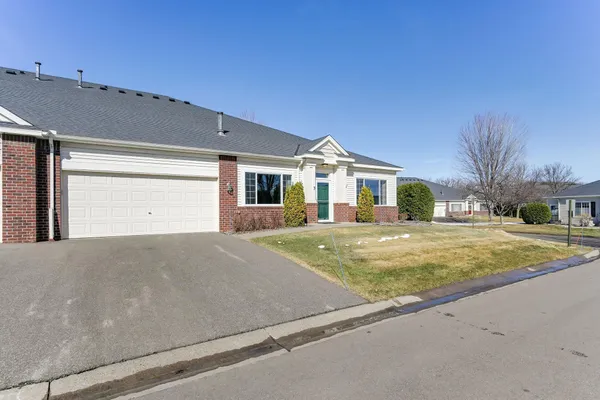 $382,000 | 14018 54th Avenue North, Unit 3, Plymouth, MN 55446