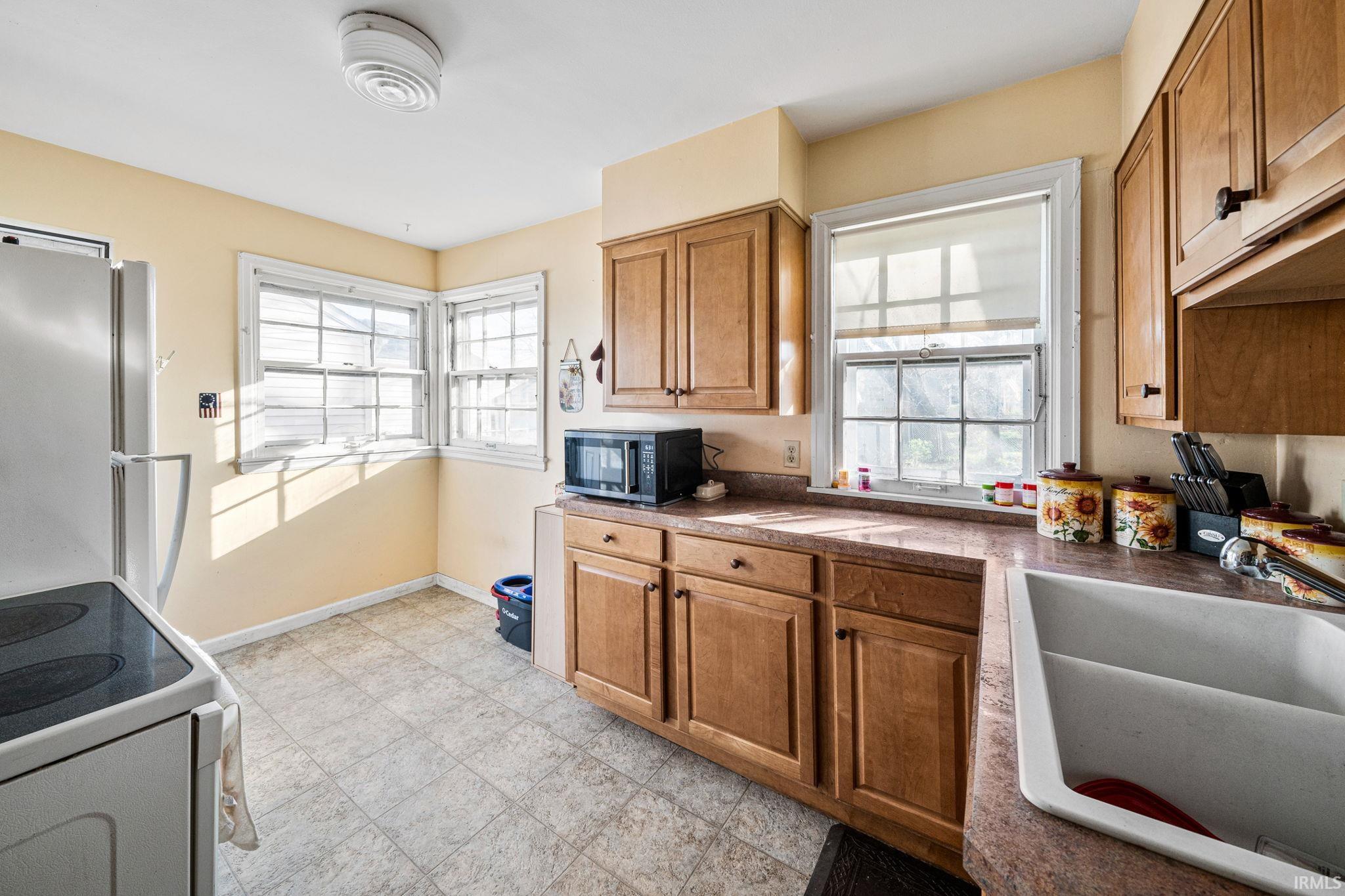 2033 Riverside Drive South Bend, IN 46616 - Photo 7 of 17 Gallery Image 7