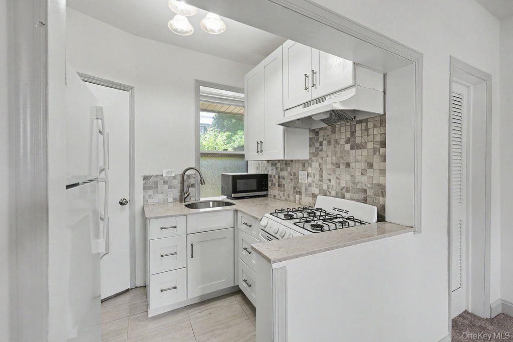 61 Orchard Avenue, Unit C1 Rye, NY 10580 - Photo 11 of 20