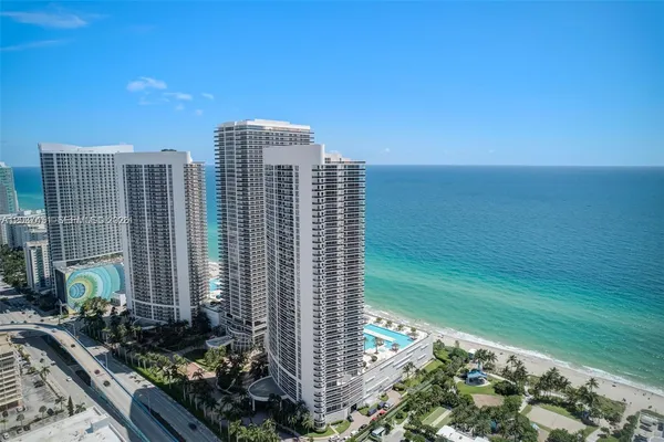 $4,000 | 1830 South Ocean Drive, Unit 3005, Hallandale Beach, FL 33009