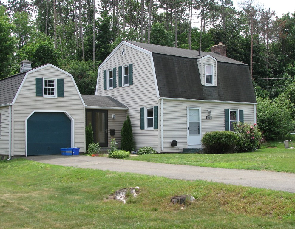 47 Clayton Road Holyoke, MA 01040 - Photo 1 of 23 Gallery Image 1