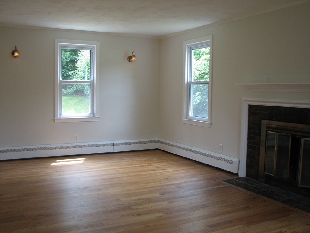 47 Clayton Road Holyoke, MA 01040 - Photo 10 of 23 Gallery Image 10