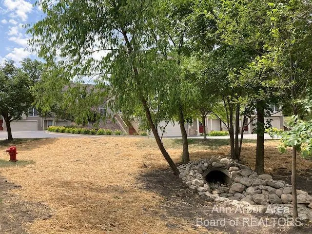 $2,100 | 1023 Bluestem Lane, Ann Arbor, MI 48103