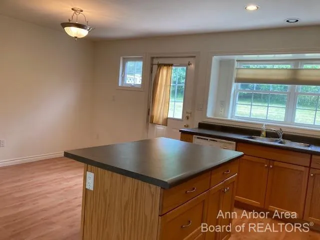 $2,100 | 1023 Bluestem Lane, Ann Arbor, MI 48103