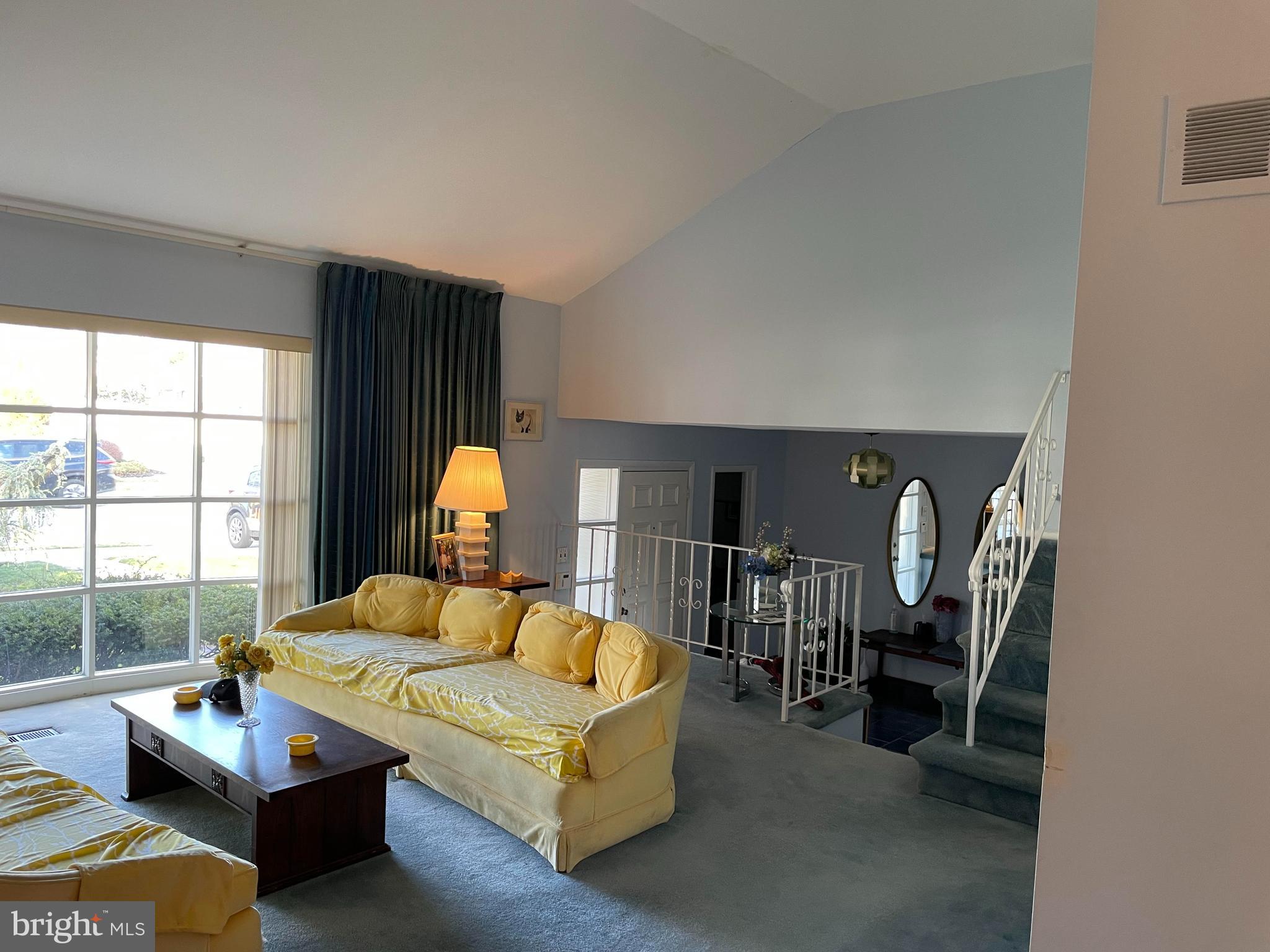 9643 Pine Road Philadelphia, PA 19115 - Photo 8 of 30 Great room 2