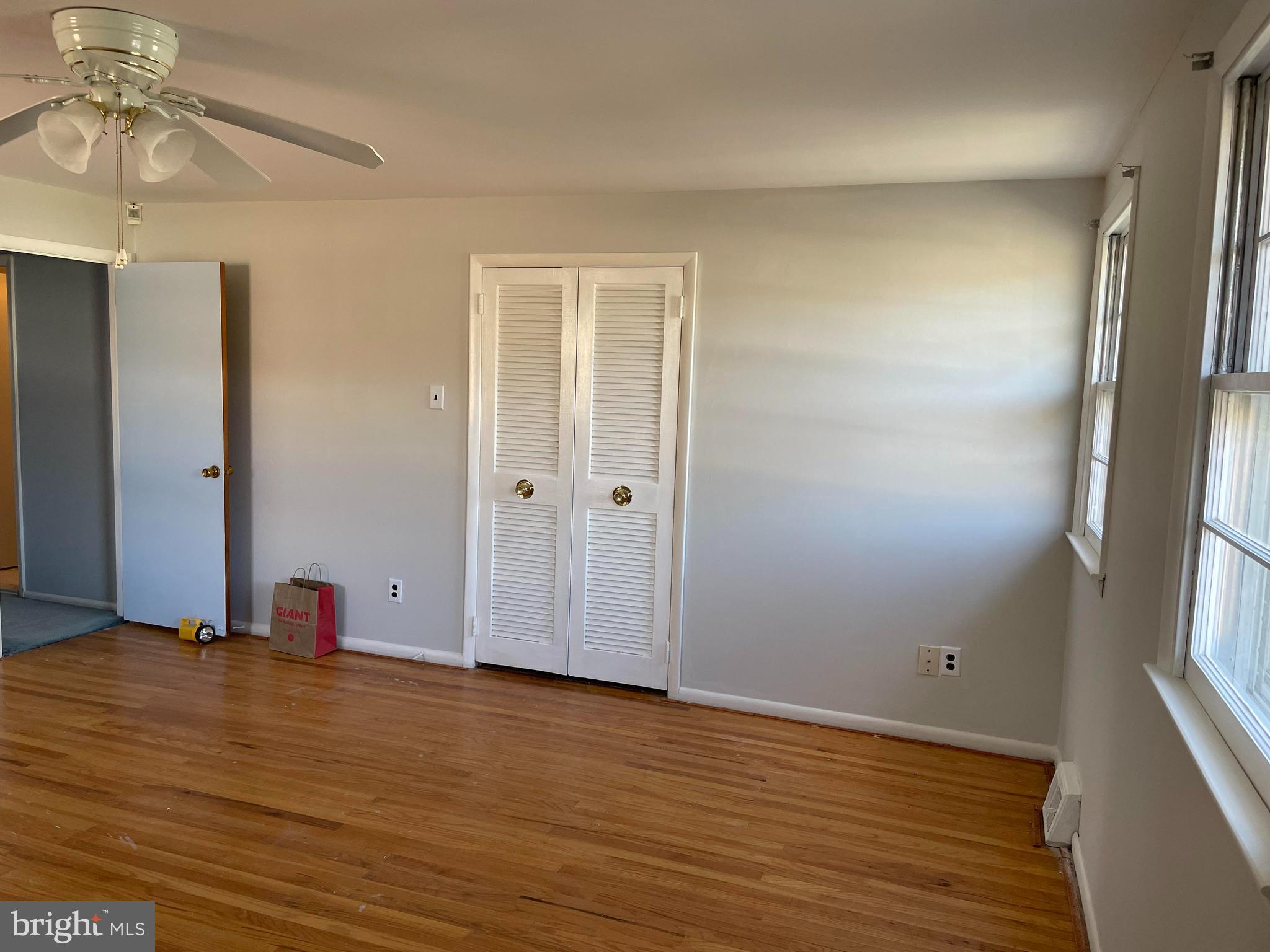 9643 Pine Road Philadelphia, PA 19115 - Photo 9 of 30 Master bedroom