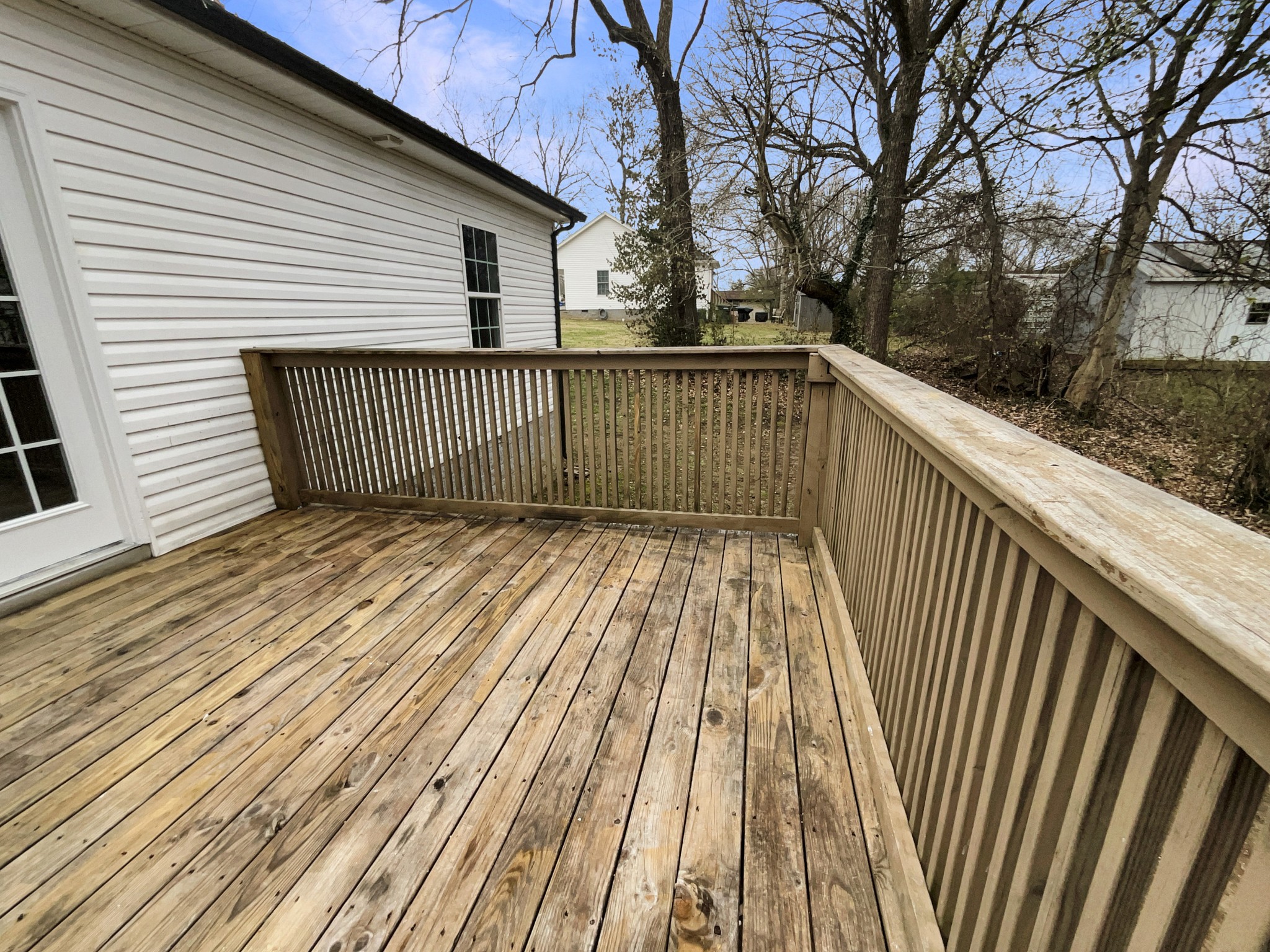 817 North Brown Street Springfield, TN 37172 - Photo 14 of 20 a view of balcony with wooden floor and fence