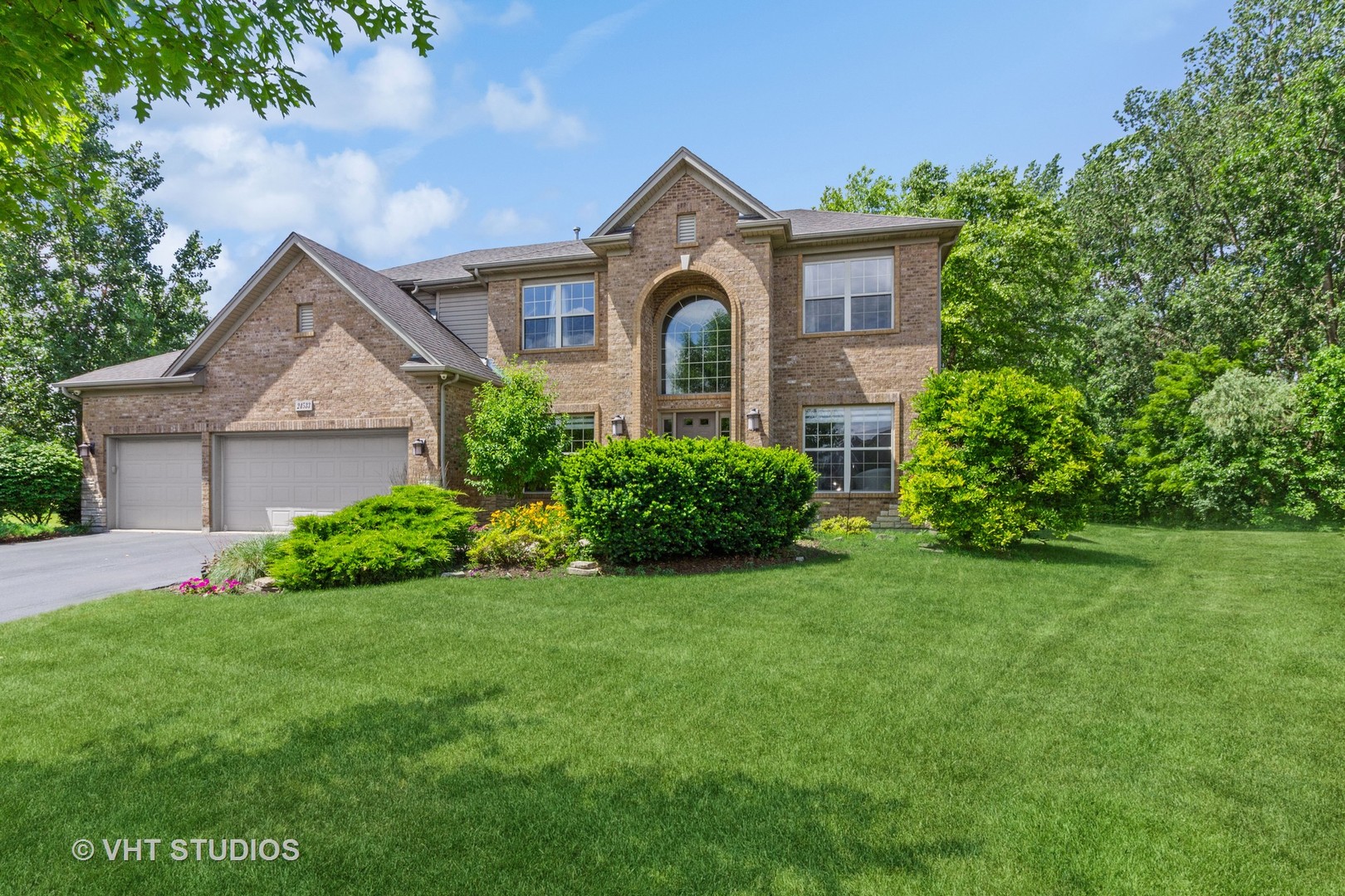 24533 Rockefeller Court Plainfield, IL 60544 - Photo 1 of 44 Gallery Image 1