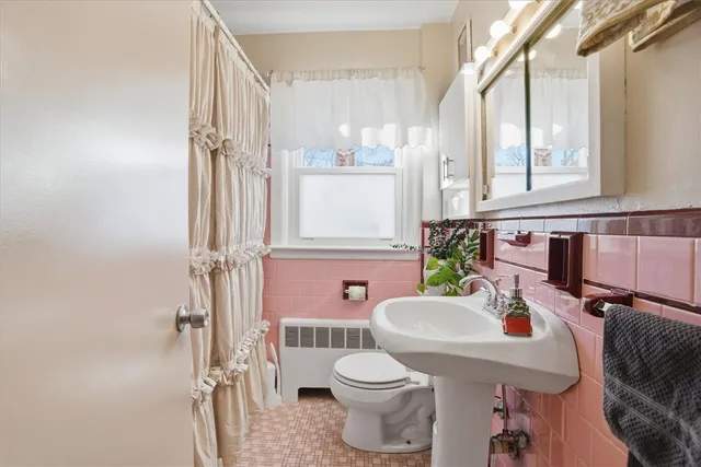 $520,000 | 20 Woodland Avenue, Cranston, RI 02920