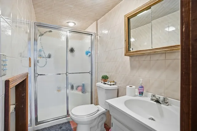 $520,000 | 20 Woodland Avenue, Cranston, RI 02920