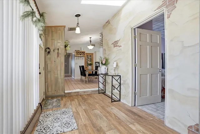 $520,000 | 20 Woodland Avenue, Cranston, RI 02920