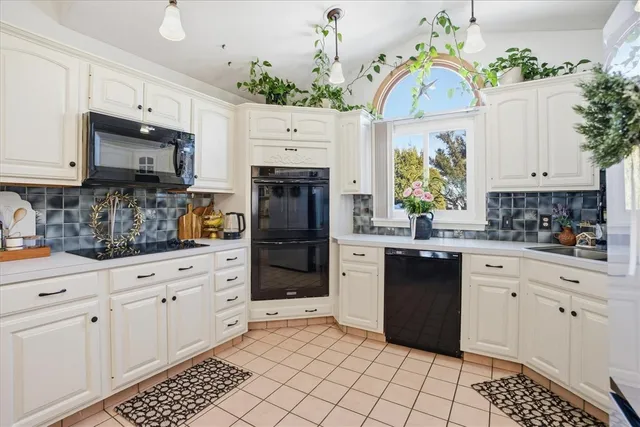 $520,000 | 20 Woodland Avenue, Cranston, RI 02920