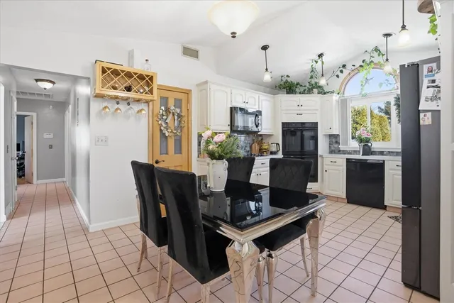 $520,000 | 20 Woodland Avenue, Cranston, RI 02920