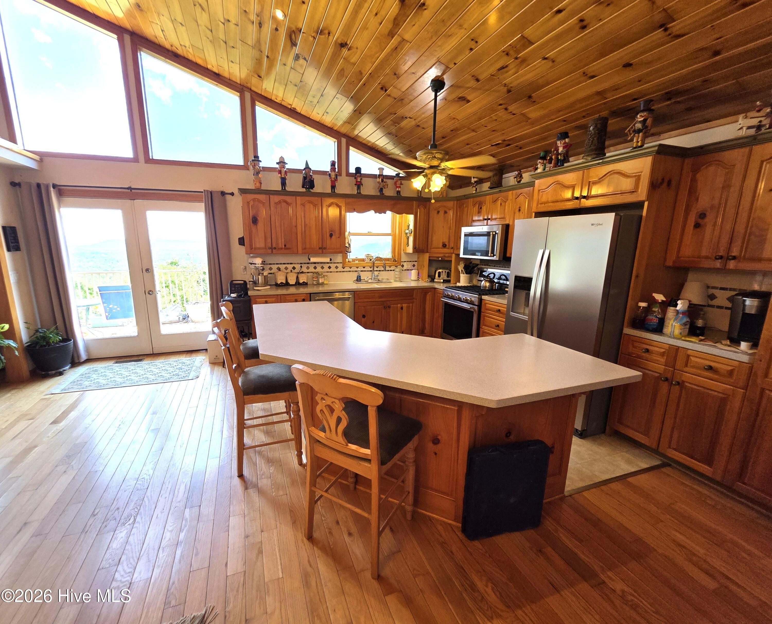 798 Timberwood Hills Road Murphy, NC 28906 - Photo 4 of 10 ISLAND KITCHEN