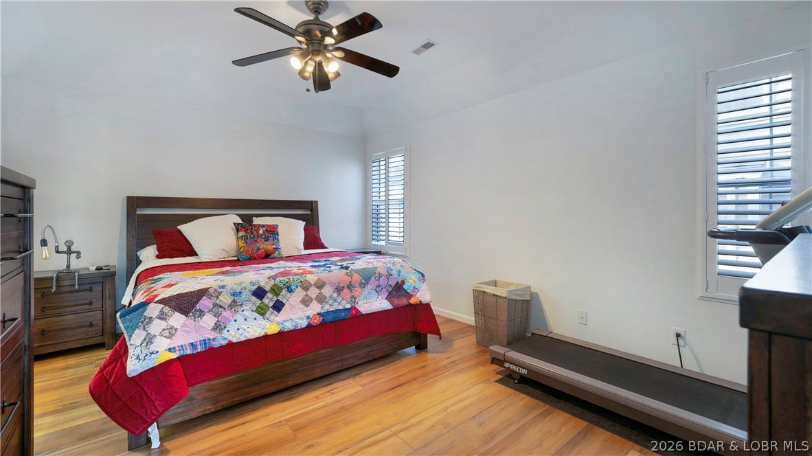 1453 Ginger Road Lake Ozark, MO 65049 - Photo 16 of 46 Mian level bedroom suite