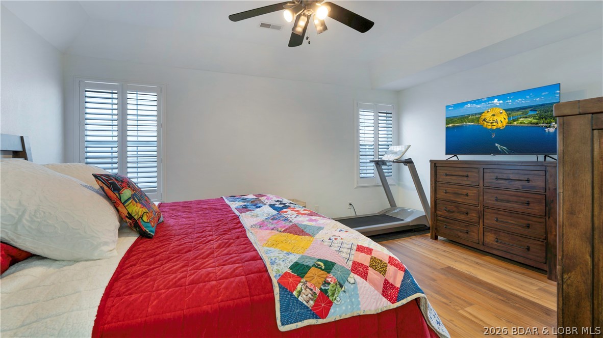 1453 Ginger Road Lake Ozark, MO 65049 - Photo 17 of 46 Spacious main level suite