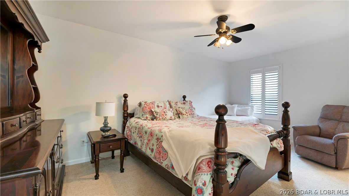 1453 Ginger Road Lake Ozark, MO 65049 - Photo 22 of 46 Guest bedroom