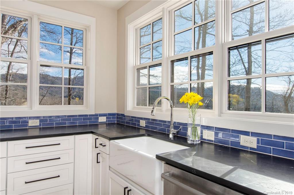98 Cole Ridge Road Asheville, NC 28804 - Photo 12 of 33 Gallery Image 12