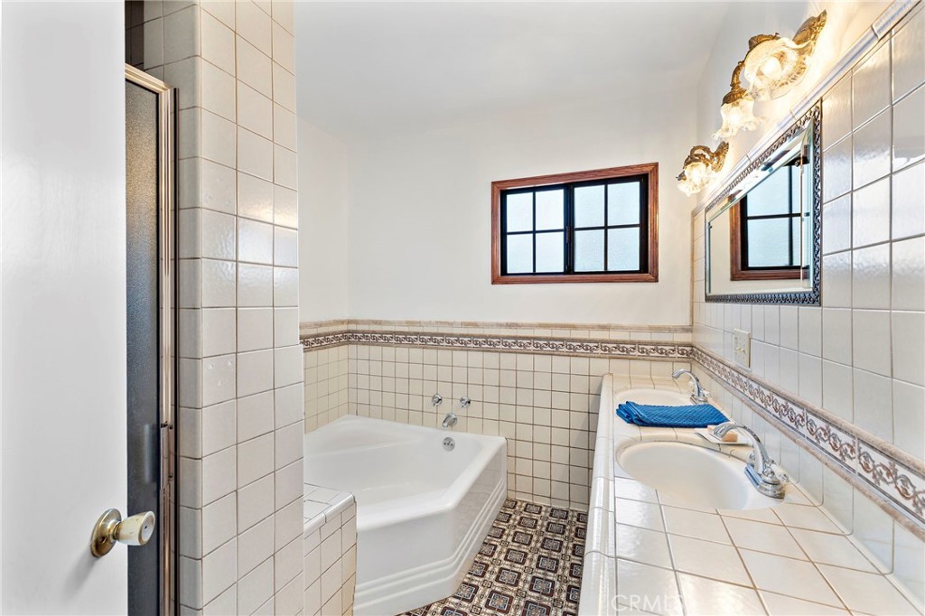 1801 Ripley Avenue Redondo Beach, CA 90278 - Photo 13 of 26 Soaking tub and walk-in shower