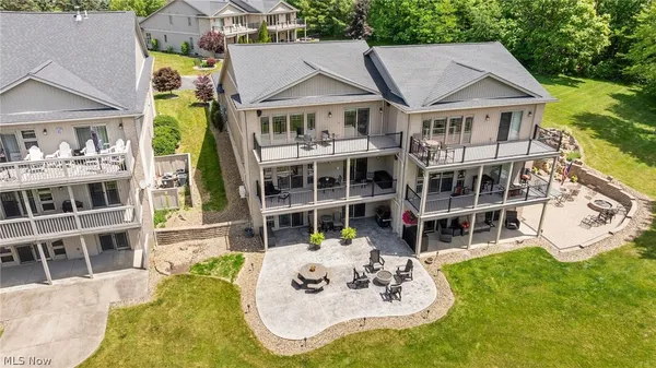 $950,000 | 558 Bayshore Boulevard, Lake Milton, OH 44429