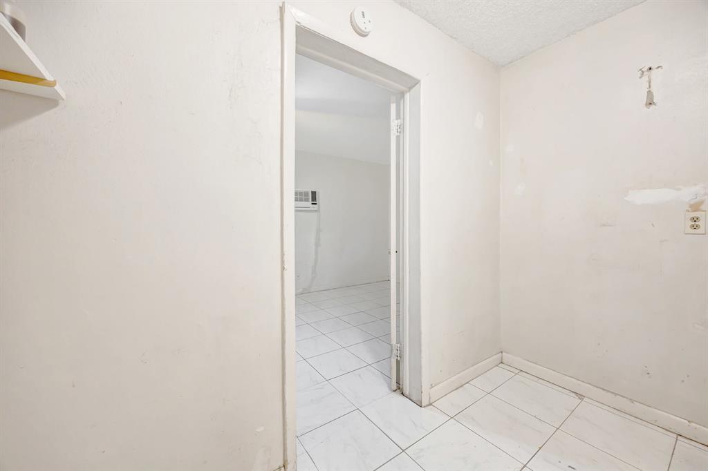 Palmetto Estates Miami, FL 33157 - Photo 36 of 48 a view of an empty room