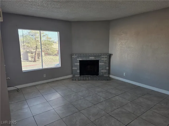 $1,200 | 1912 Lirio Way, Unit D, Las Vegas, NV 89108