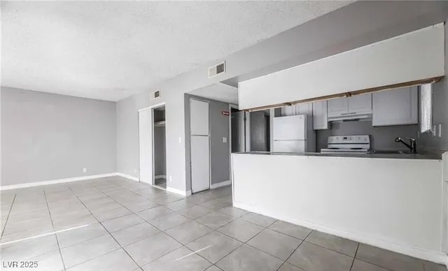 $1,200 | 1912 Lirio Way, Unit D, Las Vegas, NV 89108